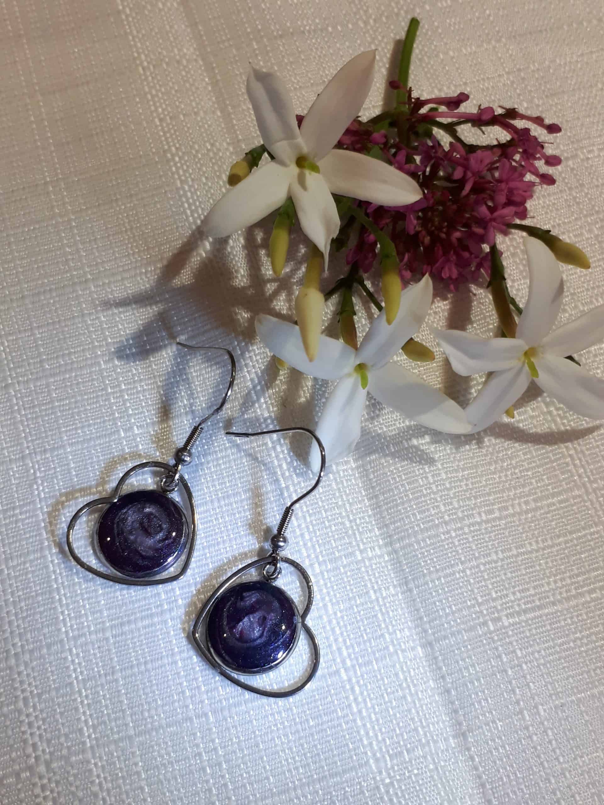 My very first project, and still using my Resinart Table, I really wanted to make a wave with my design